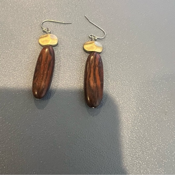 Elegant Brown and Gold Earrings for Pierced Ears - Picture 4 of 5